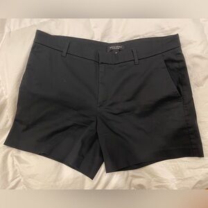 Banana Republic Avalon short - black - size 10